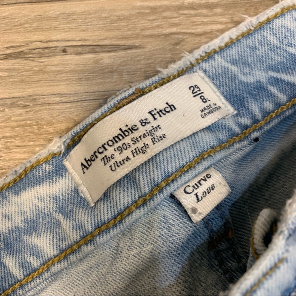 Abercrombie & Fitch Curve Love The 90s Straight Ultra High Rise Jeans - Picture 5 of 10